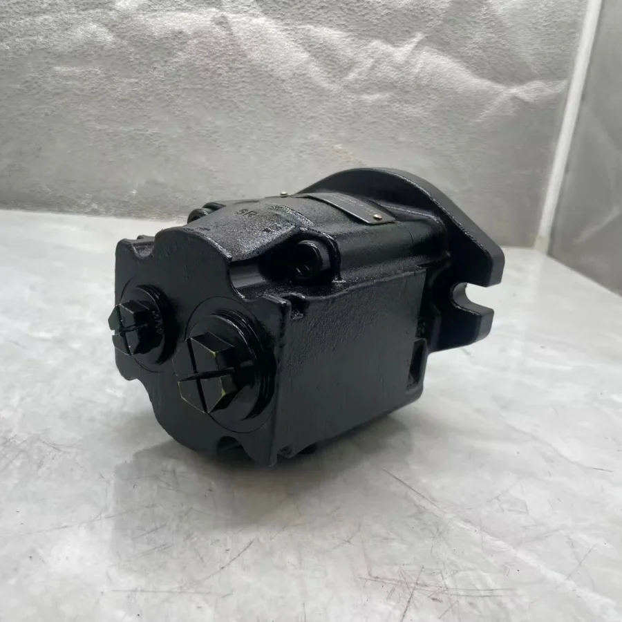 7029110058 7029120005 7029120058 PGP505 PGP530 Excavator Hydraulic Gear Pump for Loader