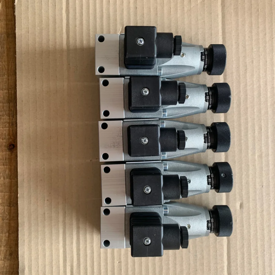 Hot Sell Hydraulic Solenoid Valve DS3-S1/11N-D24K1/CP Directional Control Hydraulic Valve DS3 DS5 DSE3 DSP7 MDS3